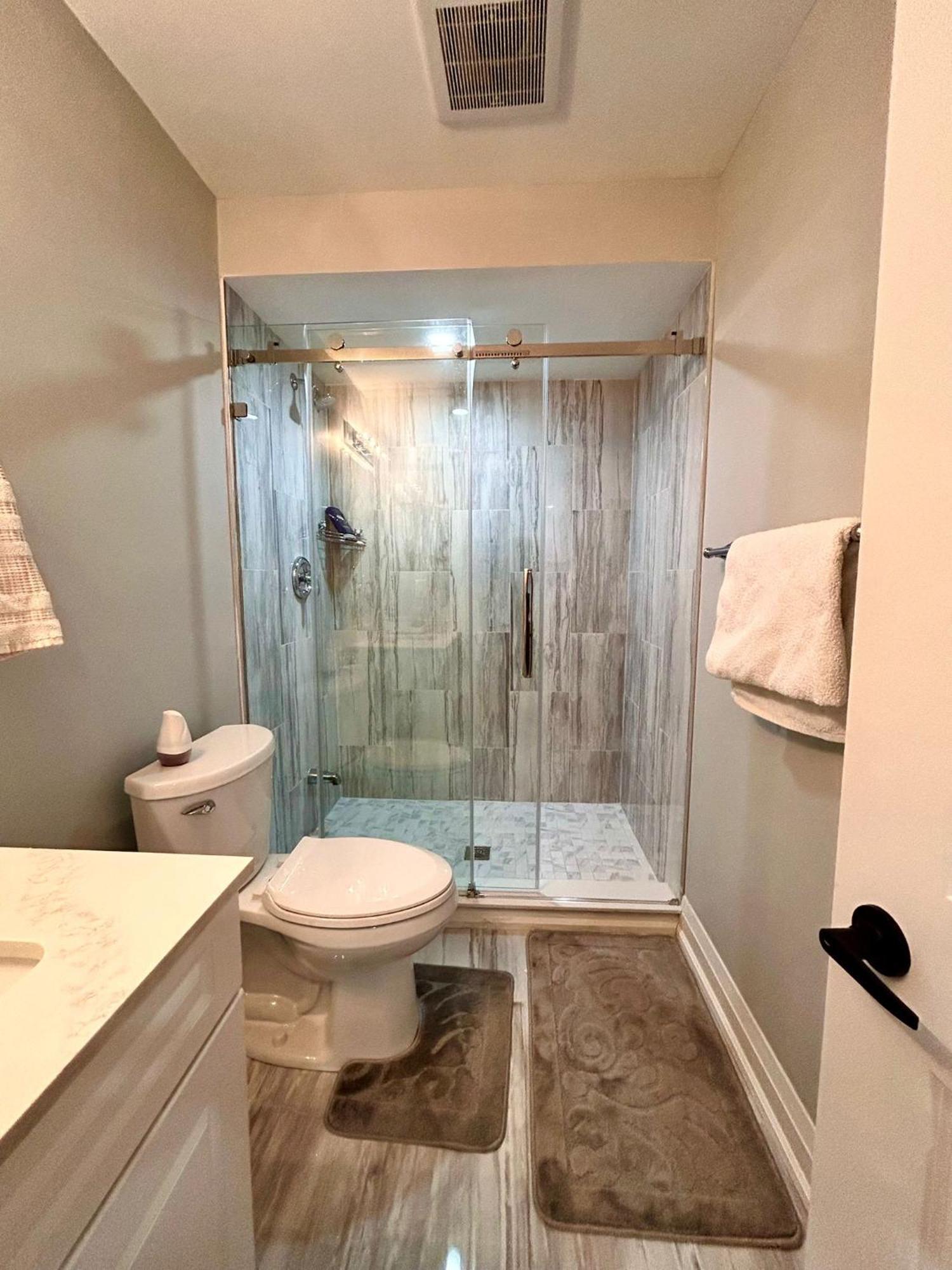 Apartment B 2 Bedroom 布兰普顿 外观 照片