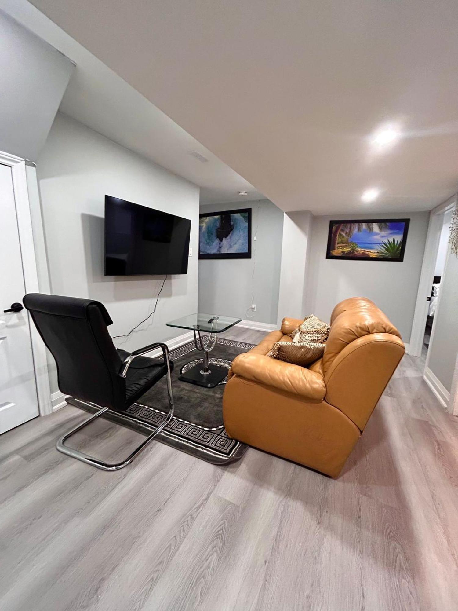 Apartment B 2 Bedroom 布兰普顿 外观 照片